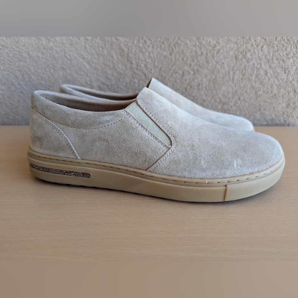 HOLD - Like New Birkenstock Oswego Suede Leather Sandcastle Size EU 41